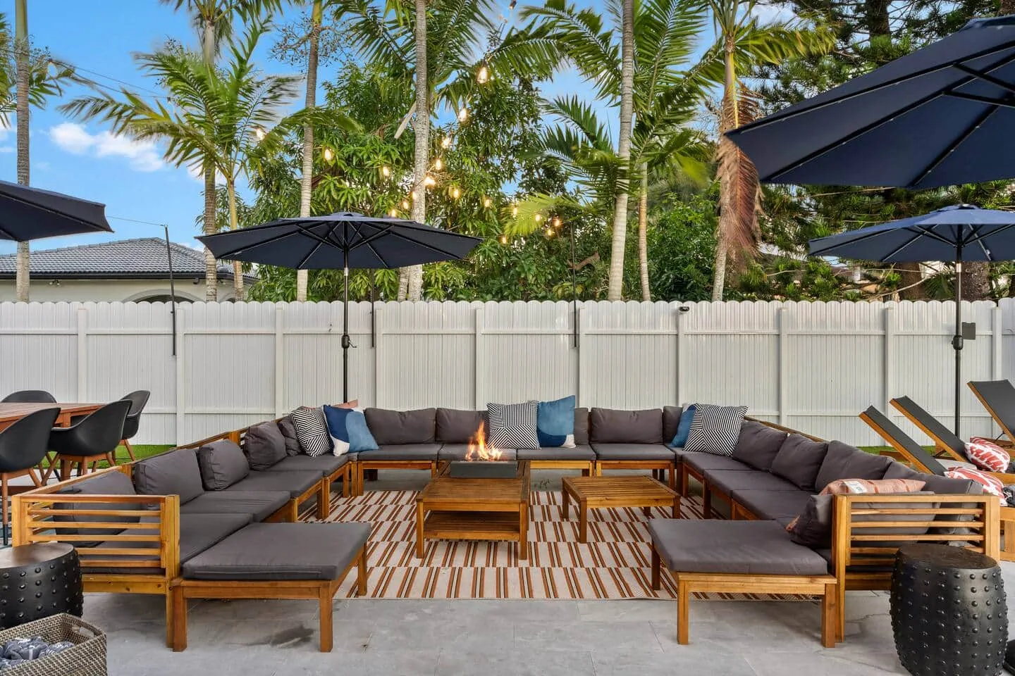 Outdoor sectional sofa for 17